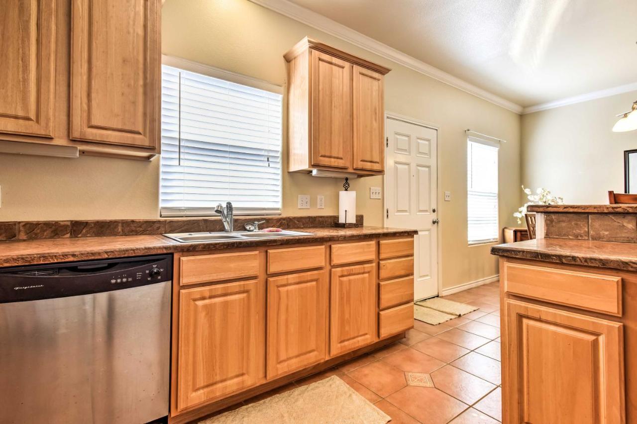 Waterfront Corpus Christi Townhome With Pool And Dock! Экстерьер фото